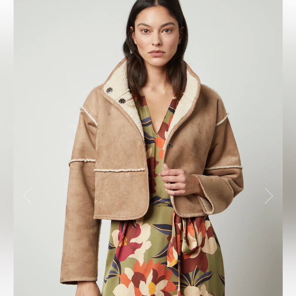KELLY LUX SHERPA REVERSIBLE JACKET. Reposh- Like new wasn't my style.